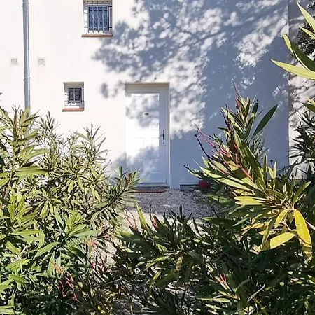 Maisonnette Sous Les Chenes Gard 30 Holiday home *